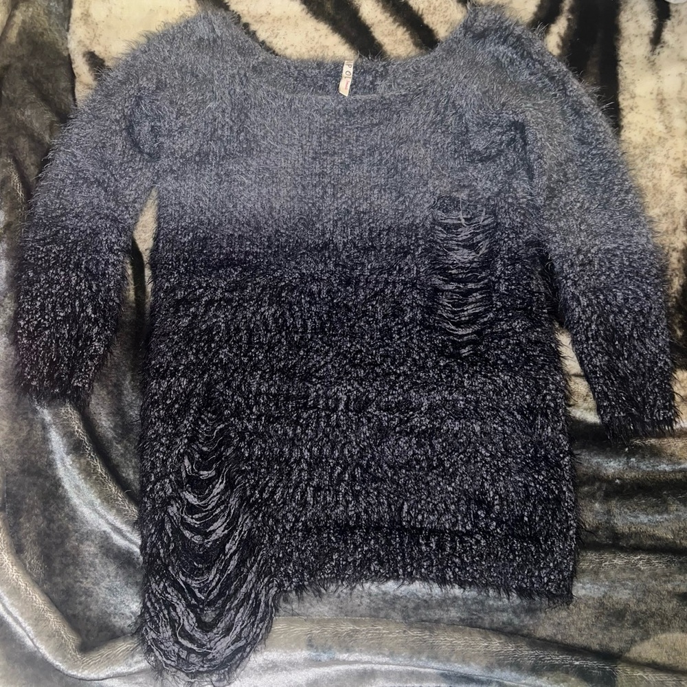 🖤 POL Cozy Chenille Gray Sweater Distressed Accents Rockstar GF punk goth Y2K 🩶
